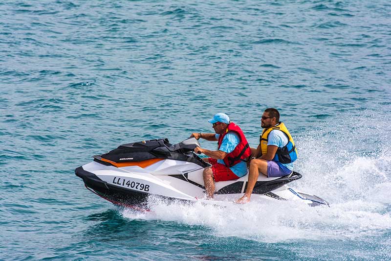 Dubai yacht rental with jet ski