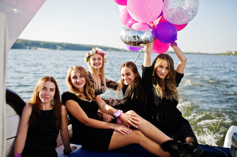 Surprise Birthday Party on a Yacht in Dubai? Here's How to Pull It Off