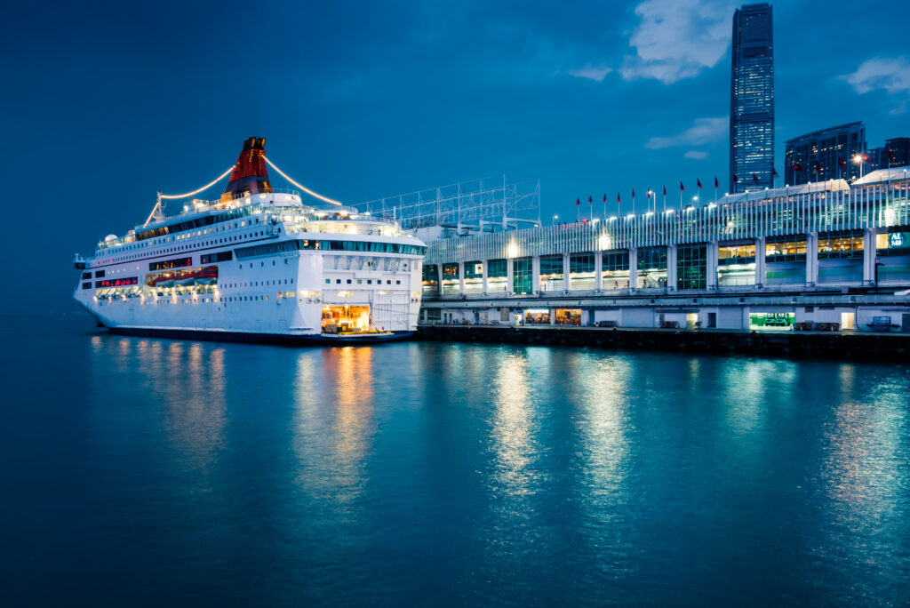Dubai’s Best Yachts for Water Adventures and Luxury Cruises